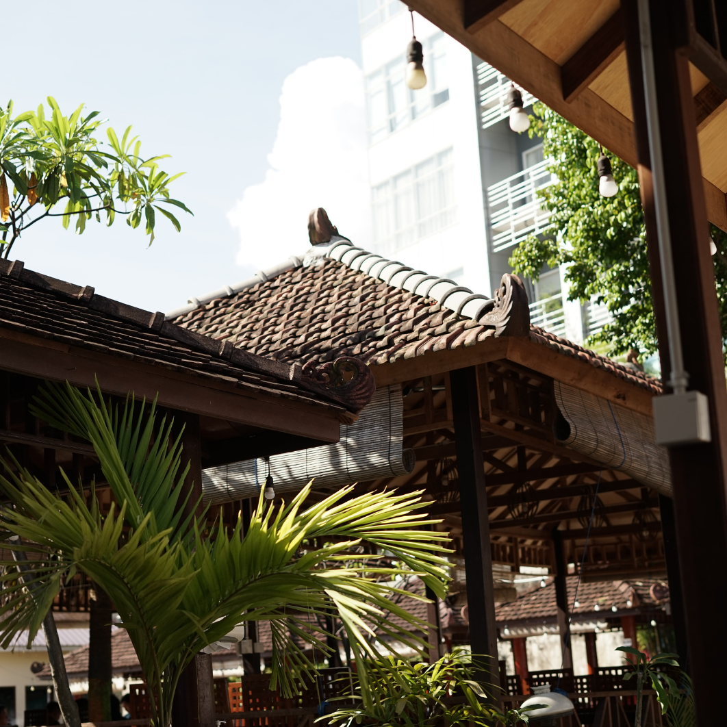 Makan di Rumah Makan Torani