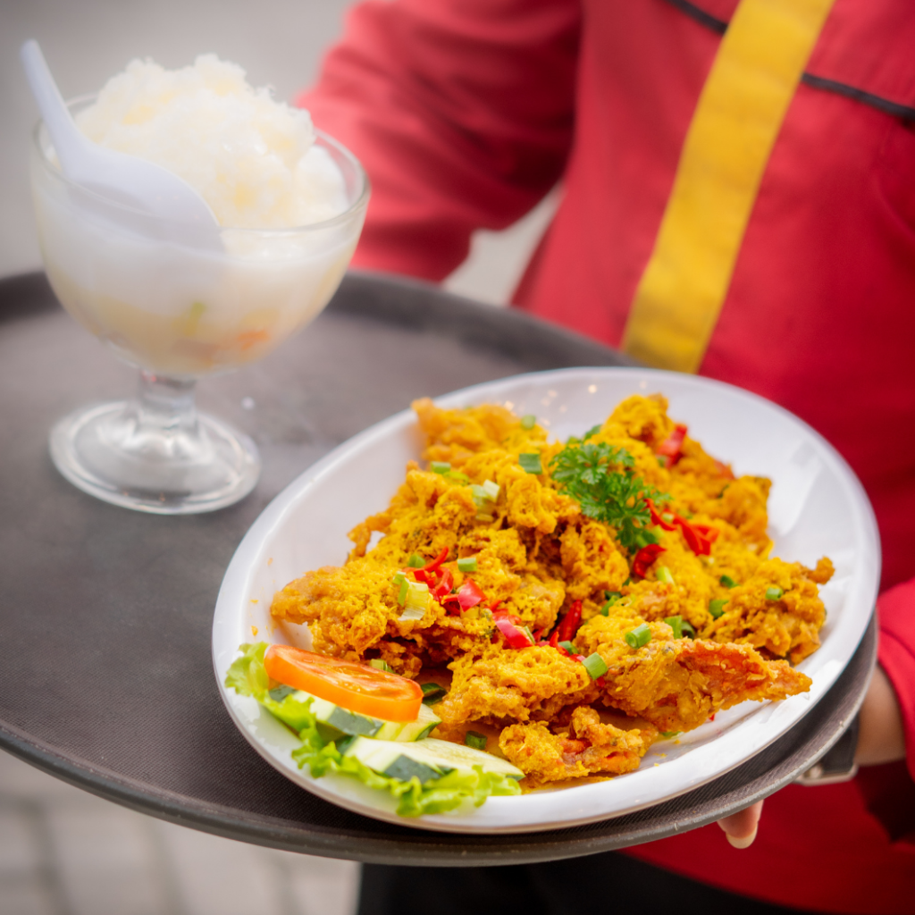 Makan di Rumah Makan Torani